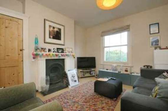 2 bedroom Apartment...